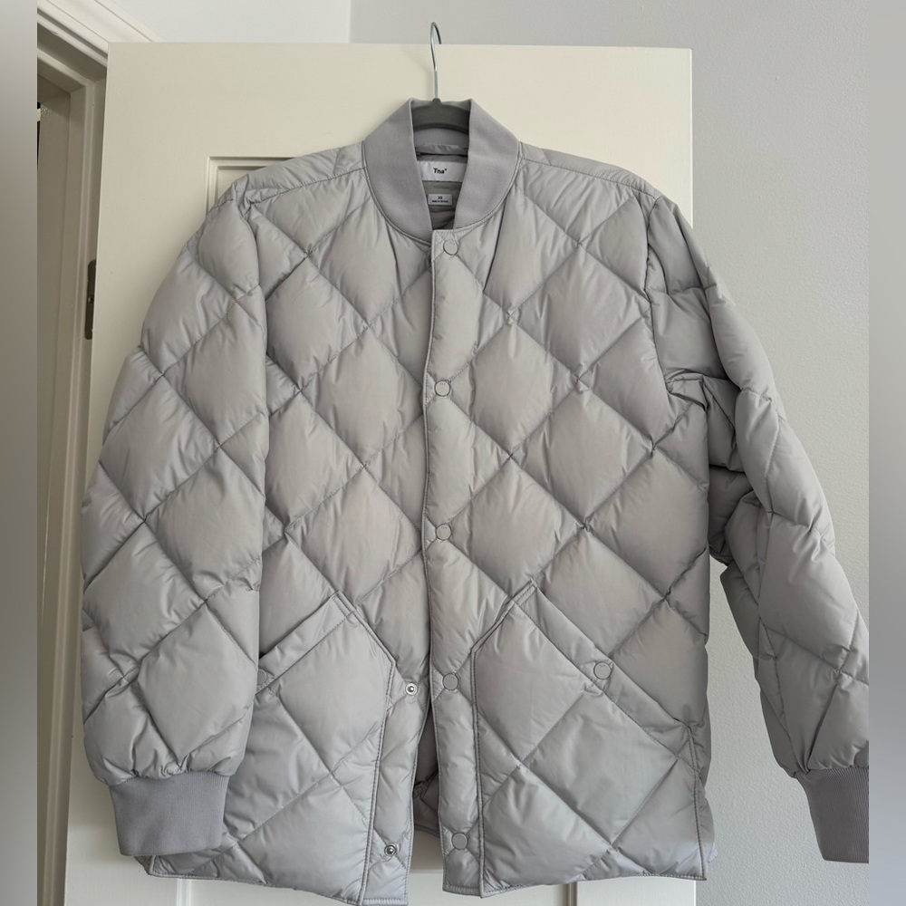 Aritzia TNA Gray Quilted Jacket